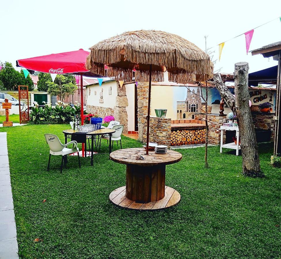 Hostal La Medina De Camponaraya 外观 照片