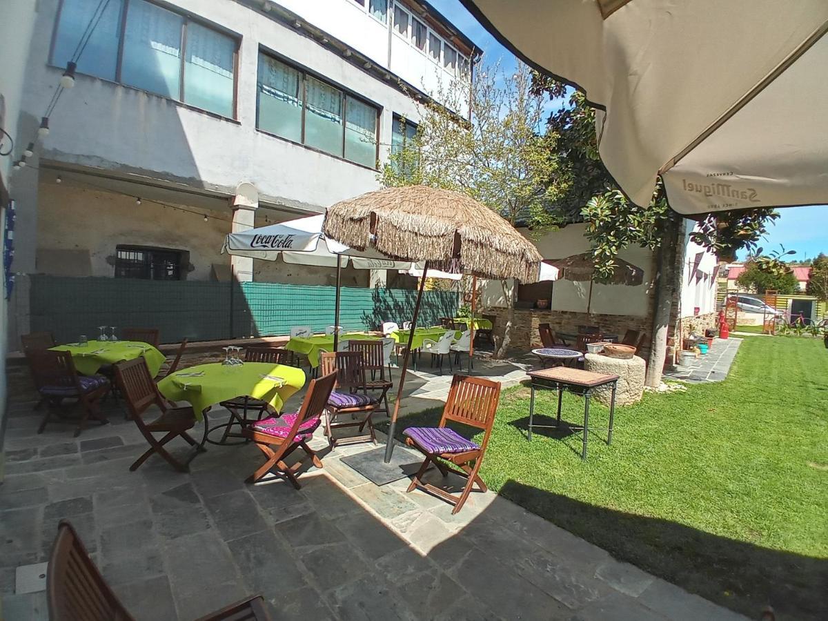 Hostal La Medina De Camponaraya 外观 照片