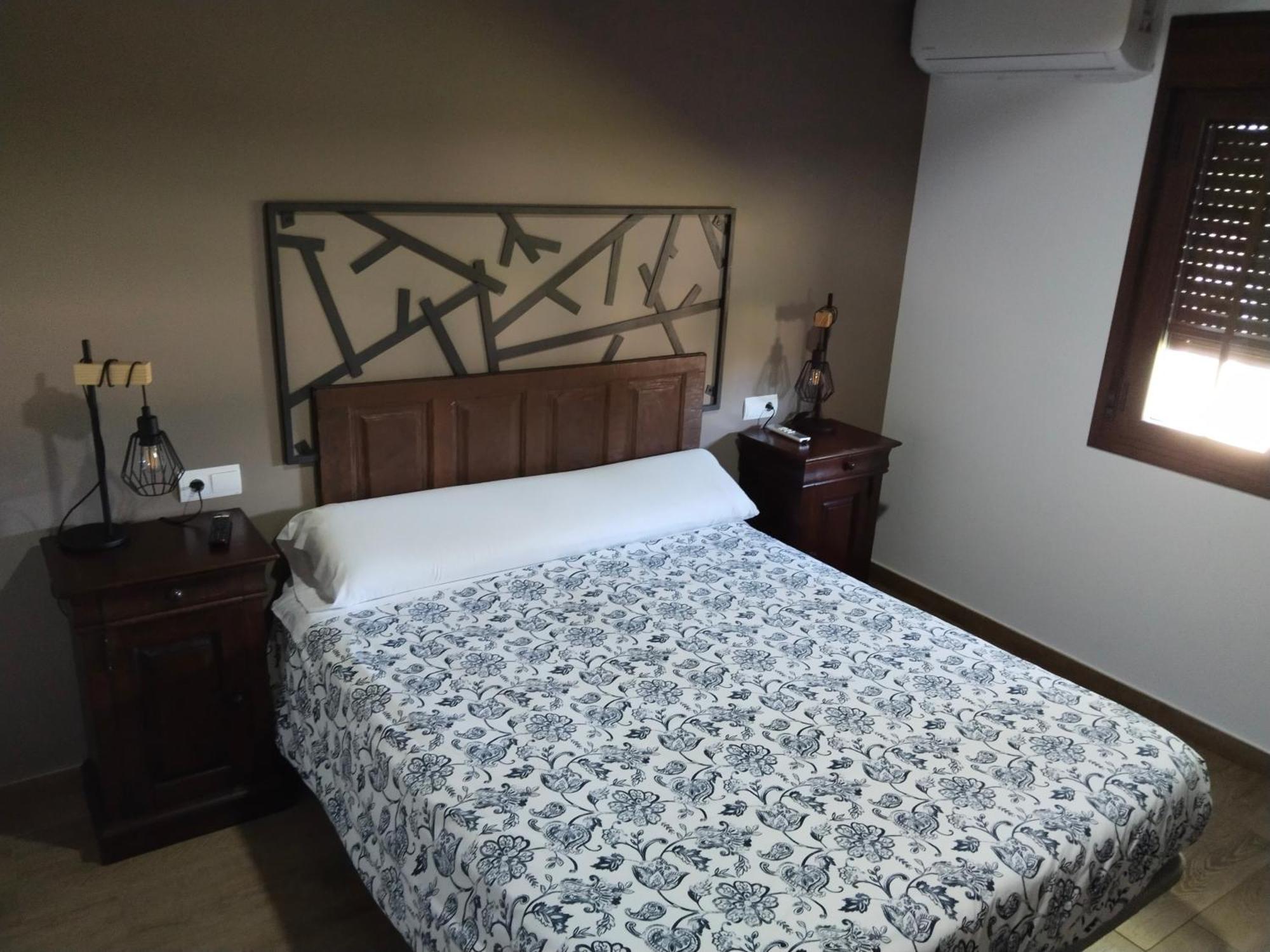 Hostal La Medina De Camponaraya 外观 照片