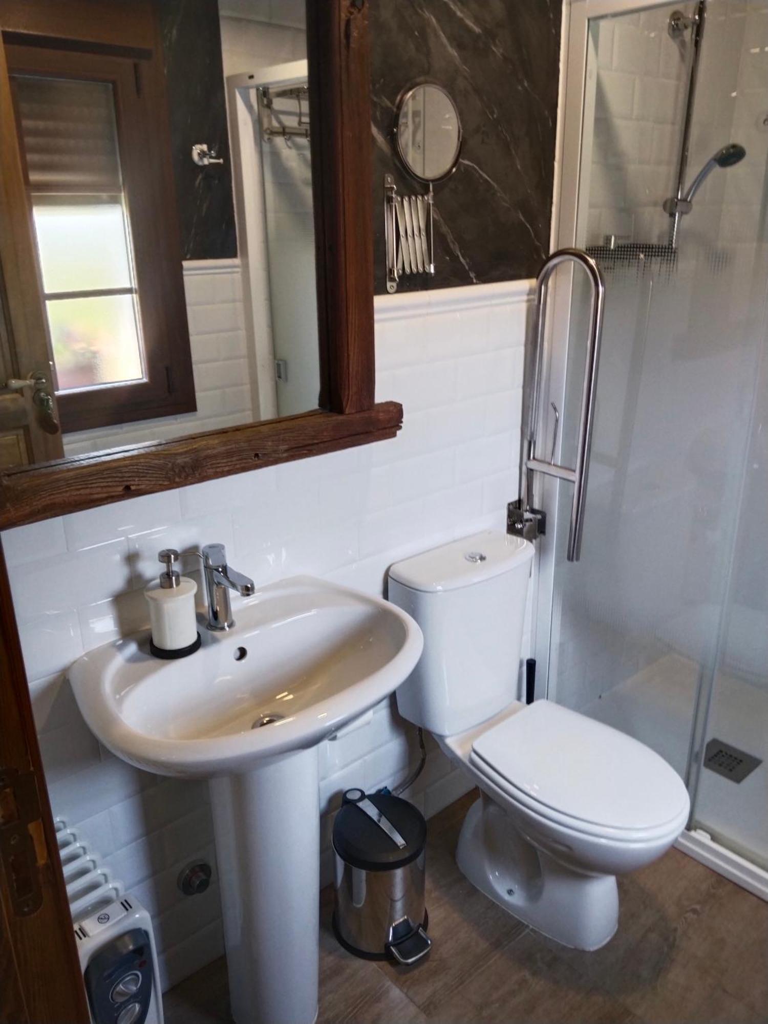Hostal La Medina De Camponaraya 外观 照片